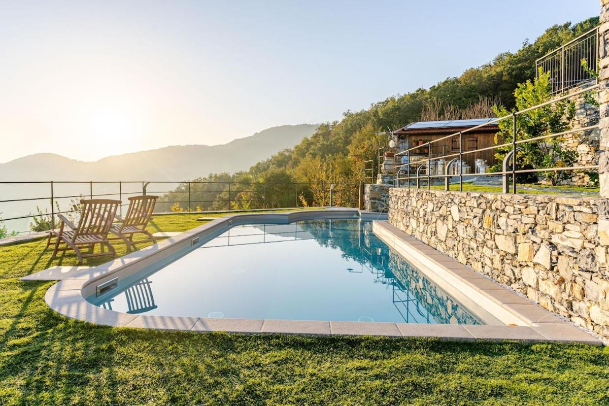 Sea-view Retreat - Pool, Tavern, Fireplace